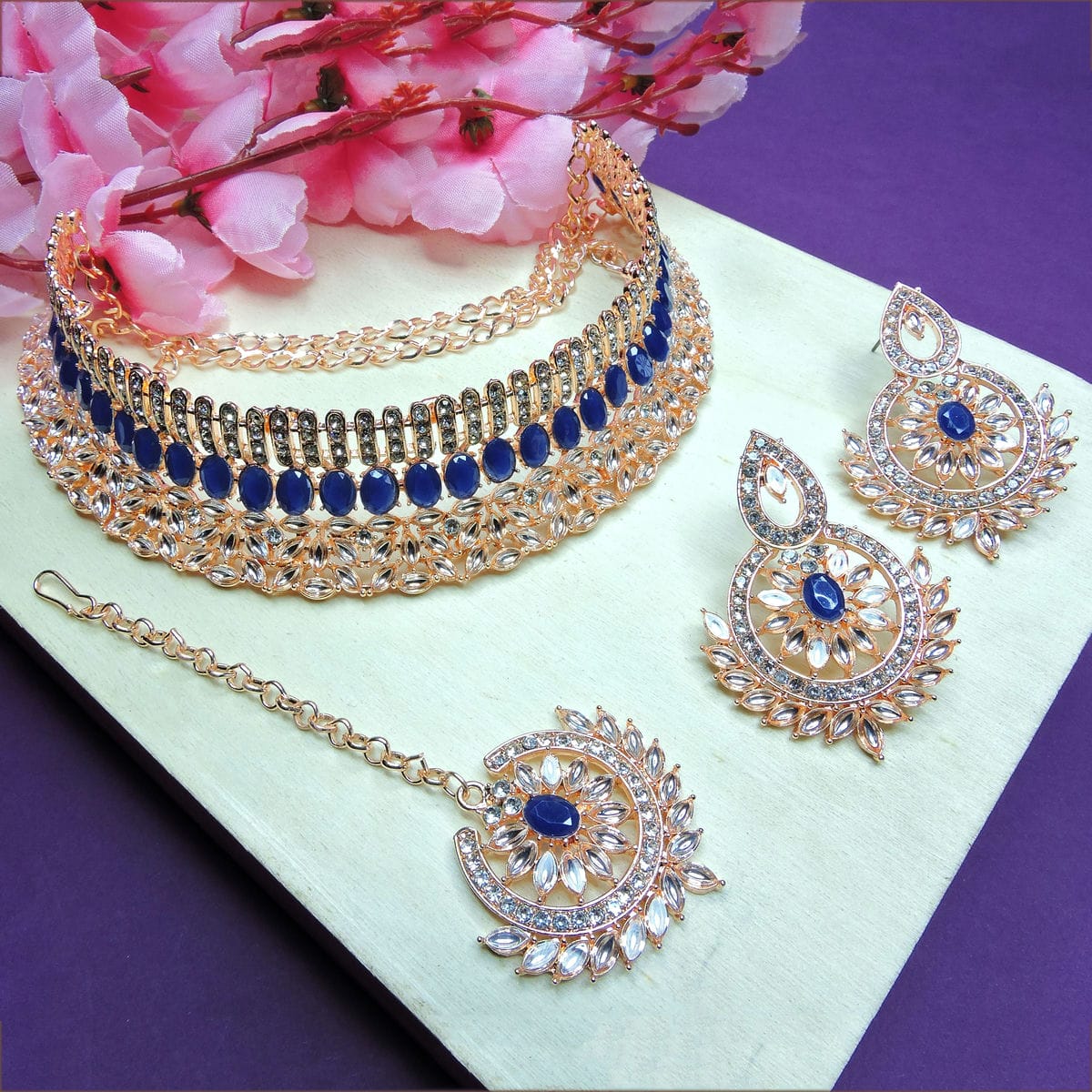 Alloy Choker Necklace Set In Blue Colour