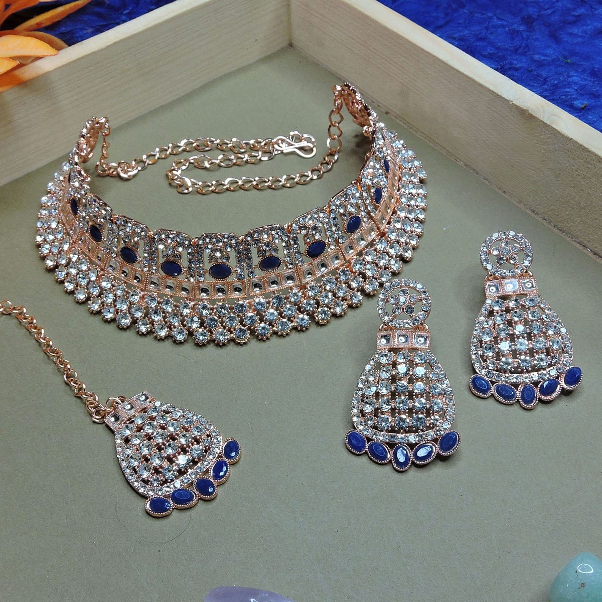 Alloy Choker Necklace Set In Blue Colour