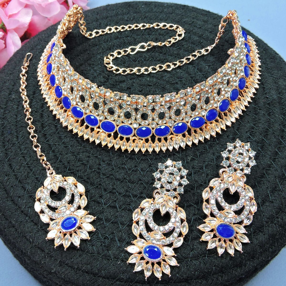 Alloy Choker Necklace Set In Blue Colour