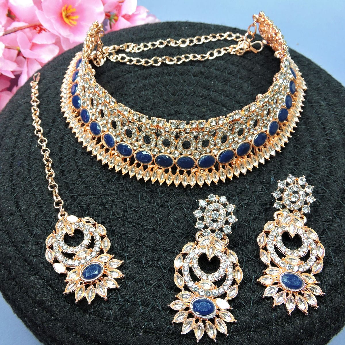 Alloy Choker Necklace Set In Blue Colour