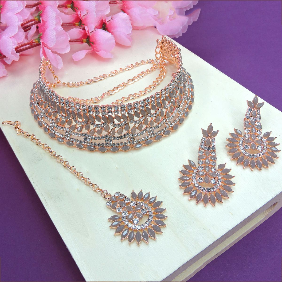 Alloy Choker Necklace Set In Grey Colour