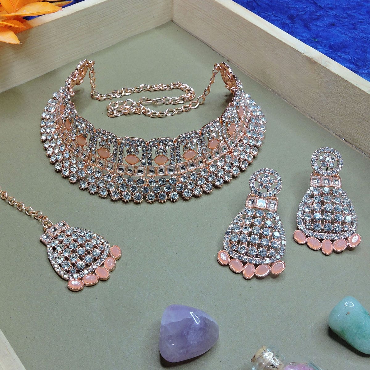 Alloy Choker Necklace Set In Peach Colour