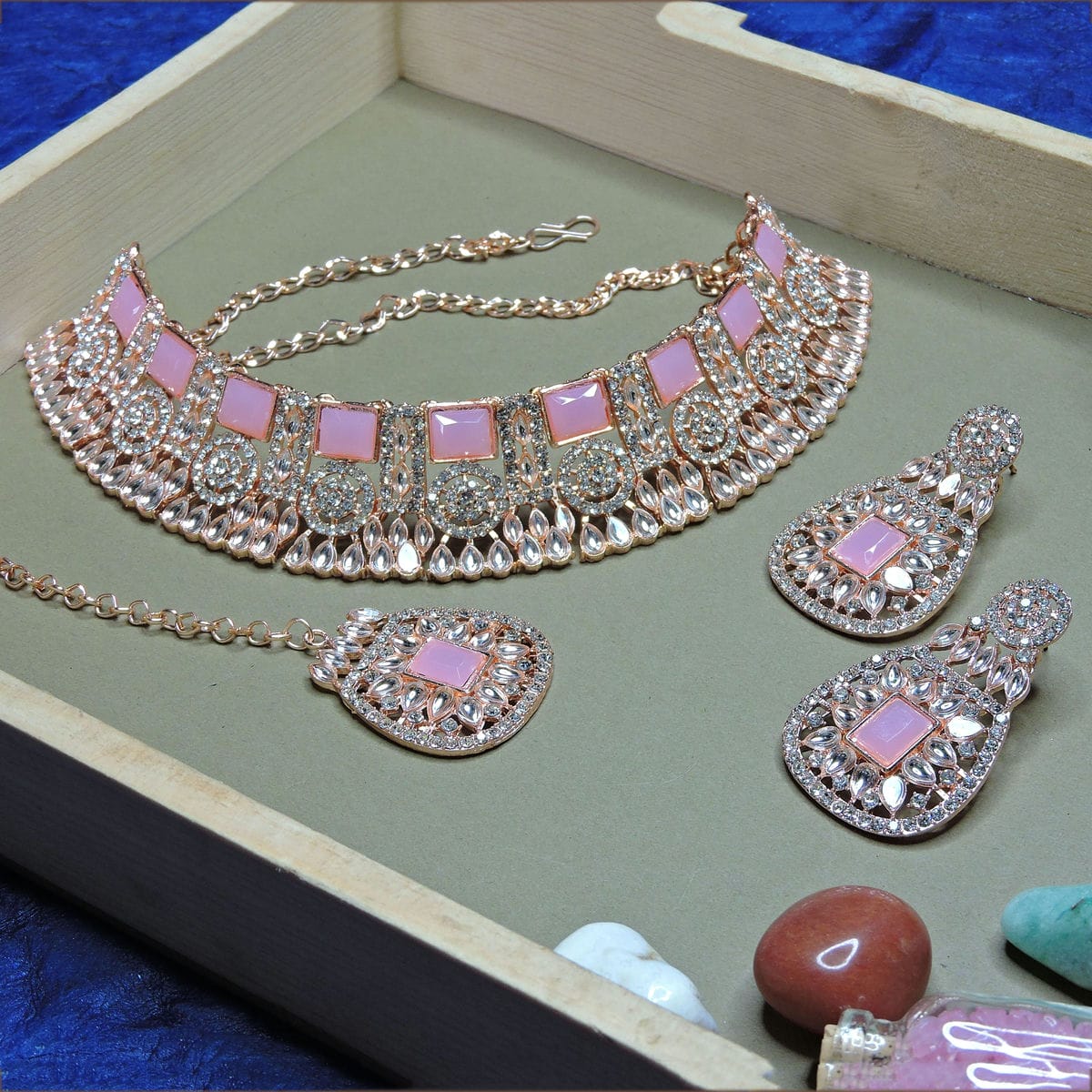 Alloy Choker Necklace Set In Pink Colour