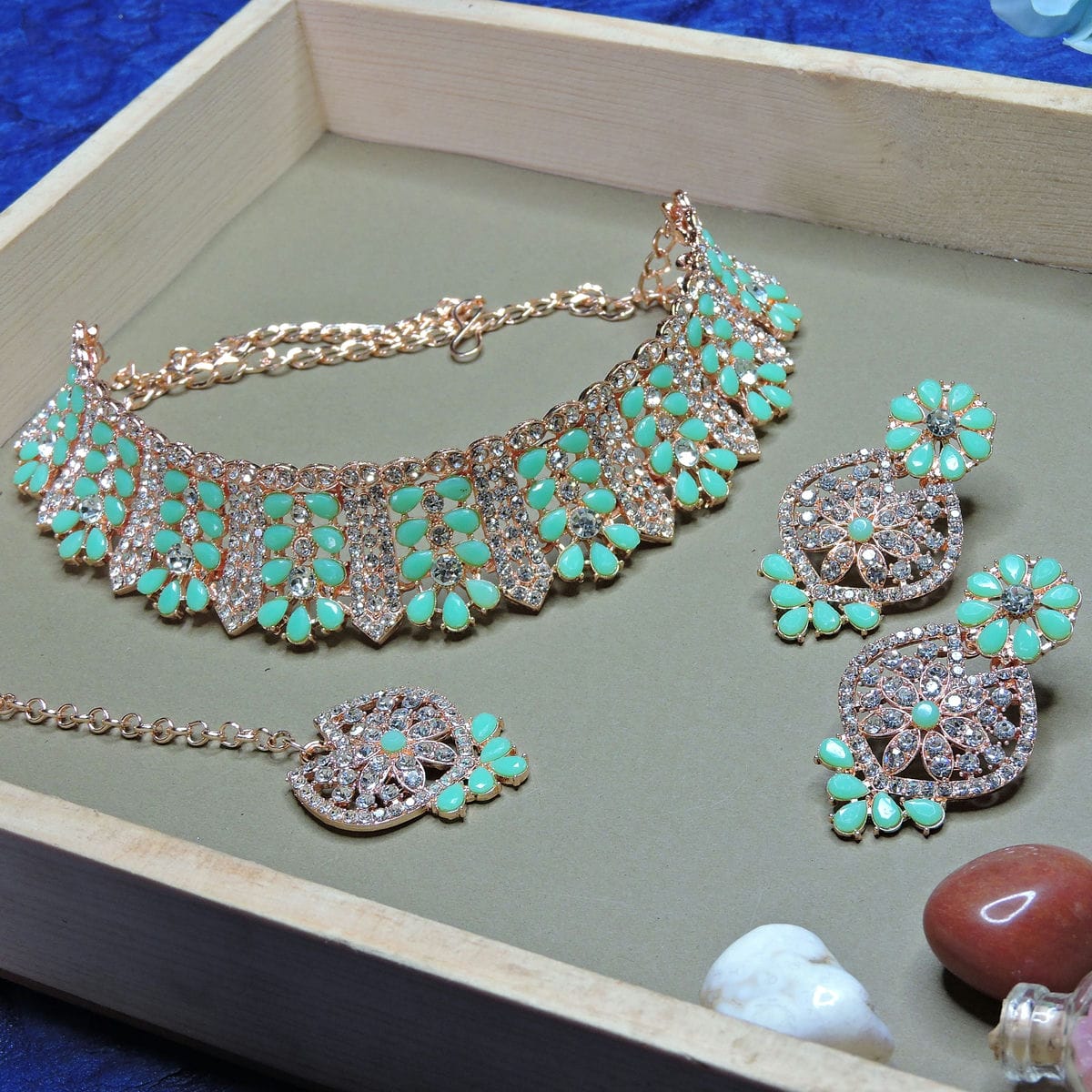 Alloy Choker Necklace Set In Sea Green Colour