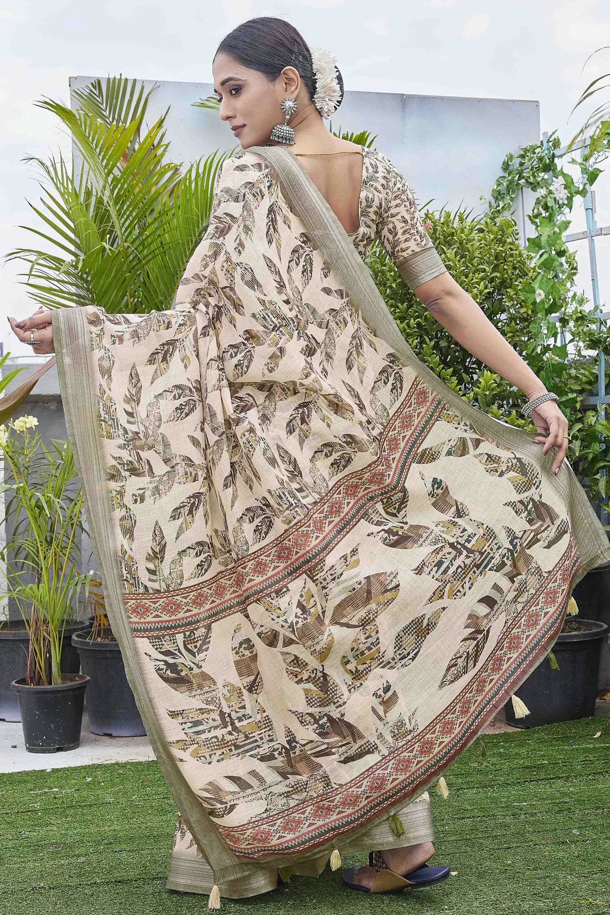 Cream Colour Linen Blend Printed Saree