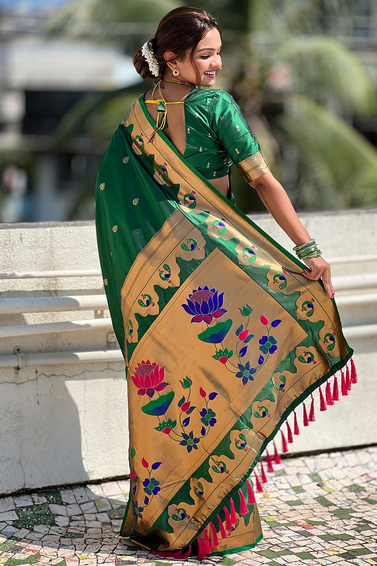 Green Colour Paithani Silk Paithani Saree VSSD1110951