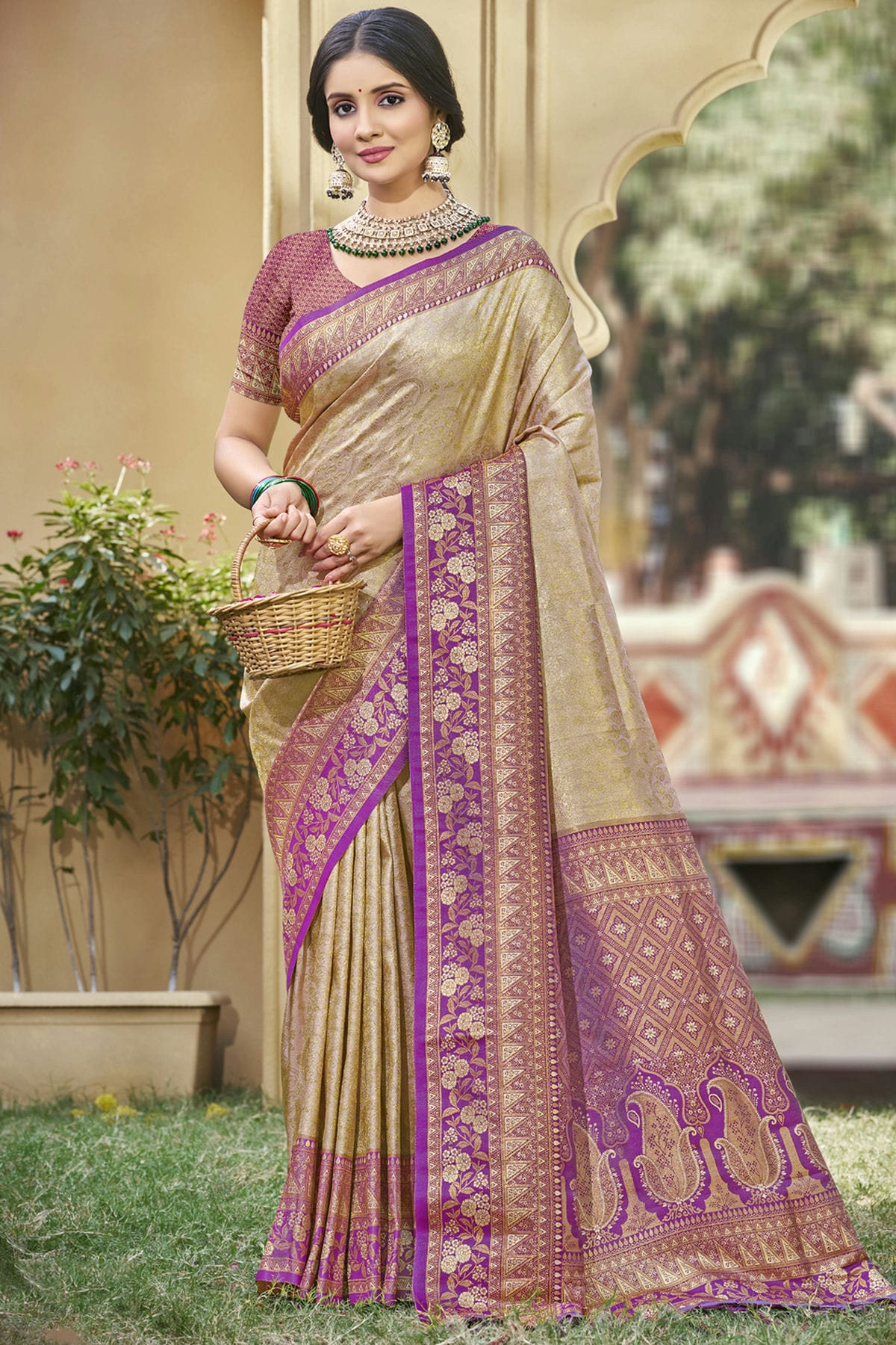 Grey-Colour-Woven-Work-Banarasi-Silk-Traditional-Saree-VSSD1103338