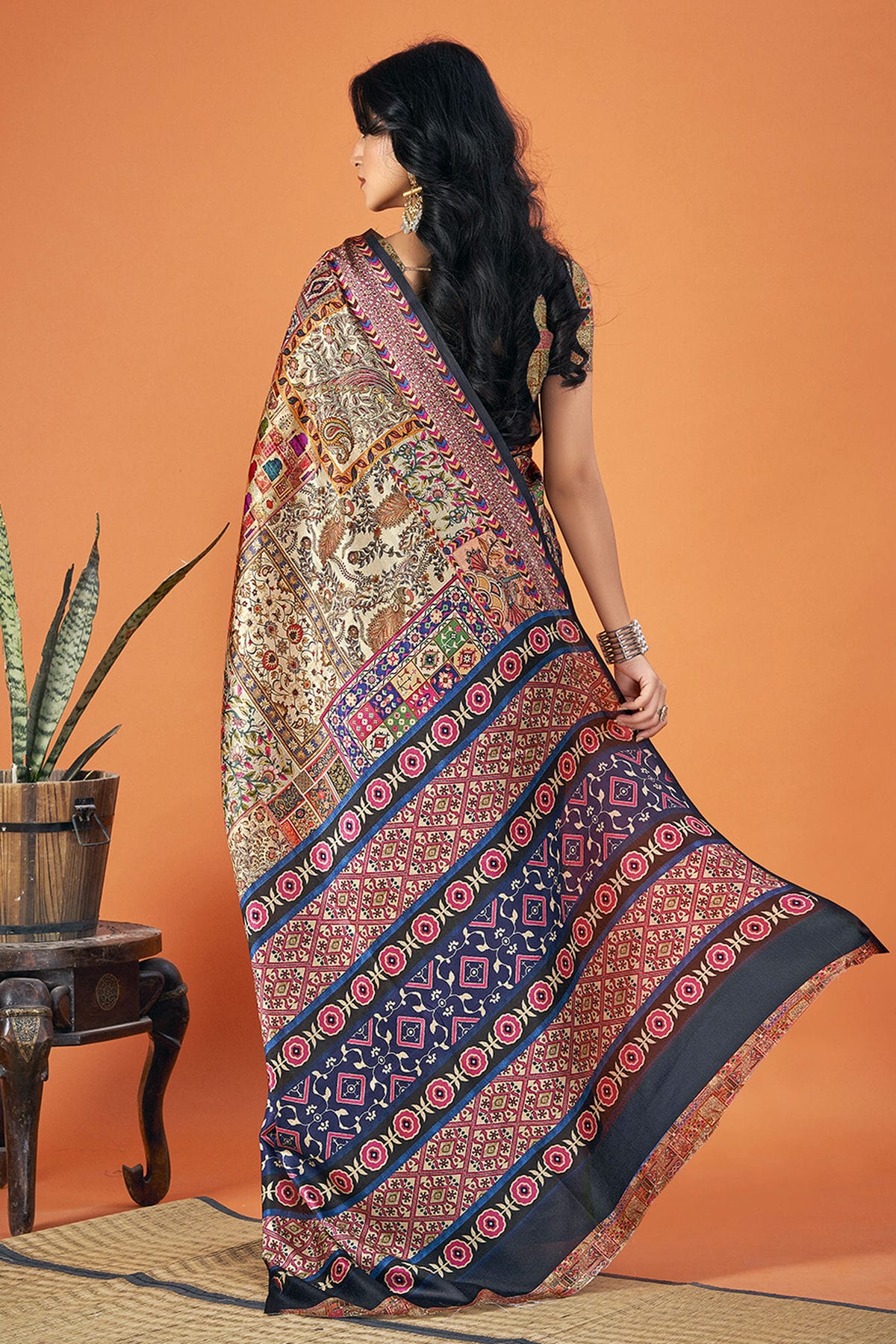 Multicolour Colour Pashmina Saree VSSD1110320