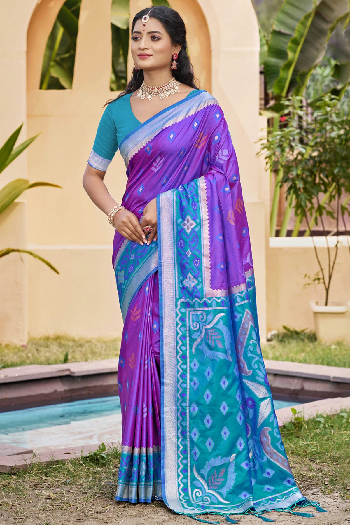 Purple-Colour-Woven-Work-Silk-Traditional-Saree-VSSD1103294