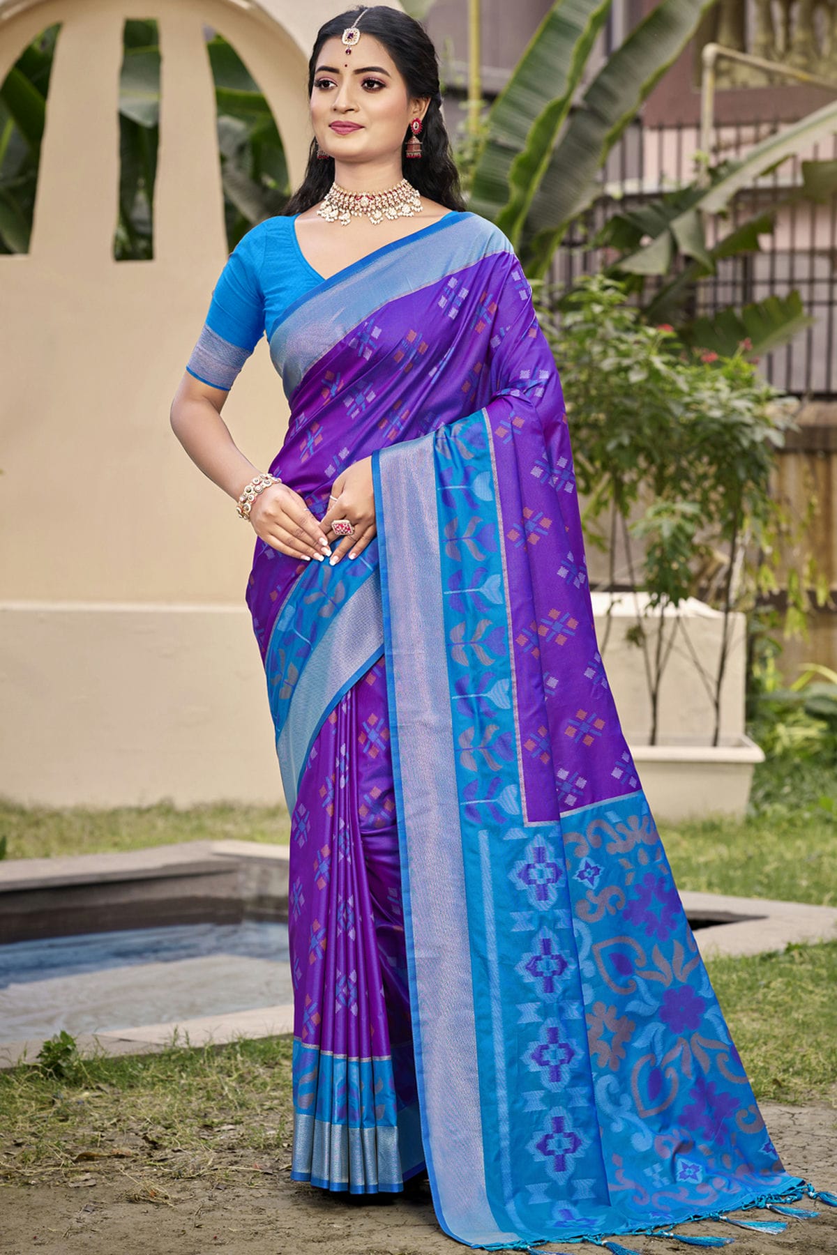 Purple-Colour-Woven-Work-Silk-Traditional-Saree-VSSD1103309