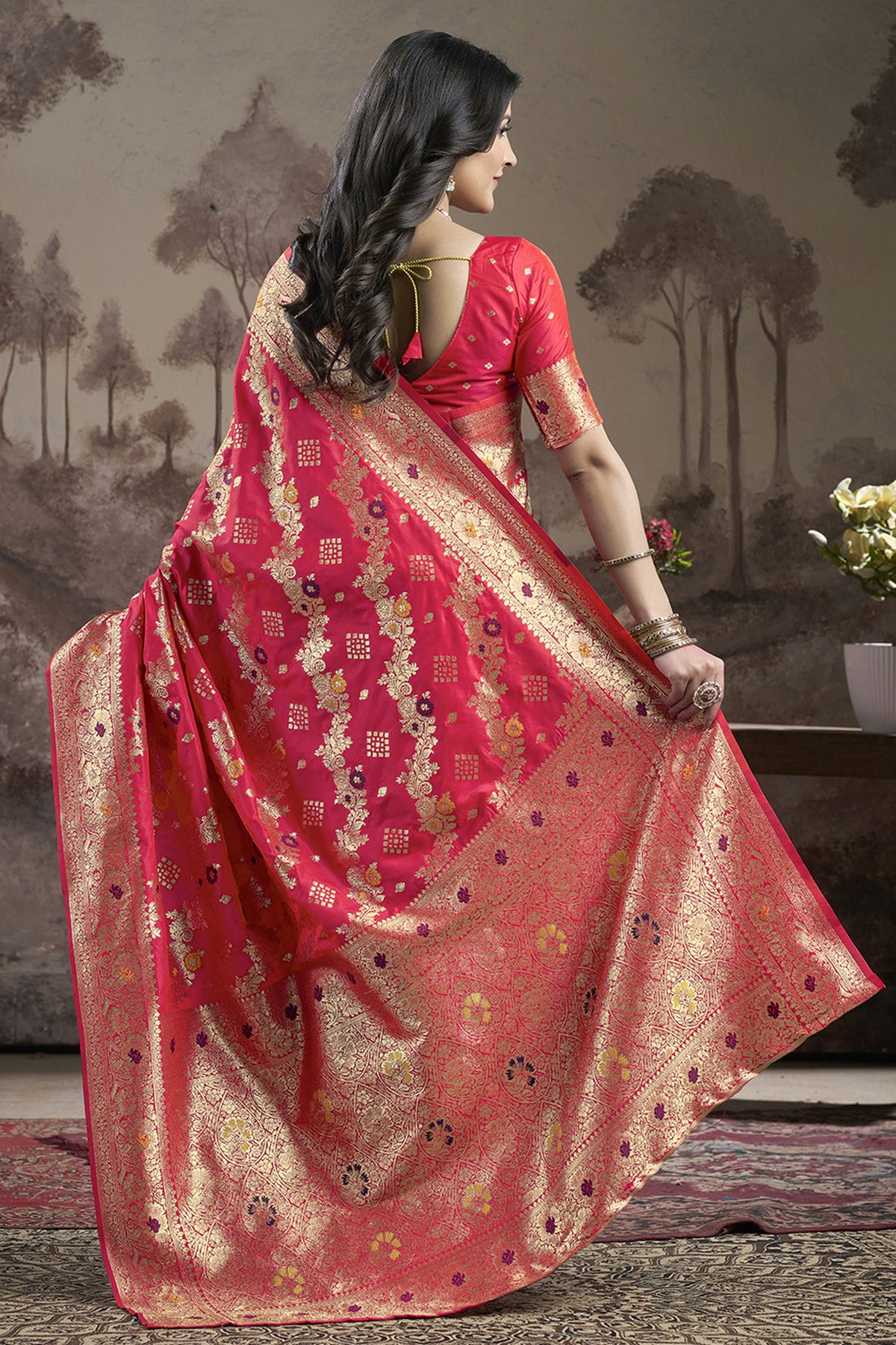 Red Colour Lichi Silk Traditional Saree