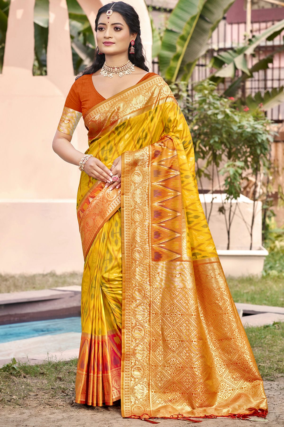 Yellow-Colour-Woven-Work-Silk-Traditional-Saree-VSSD1103280