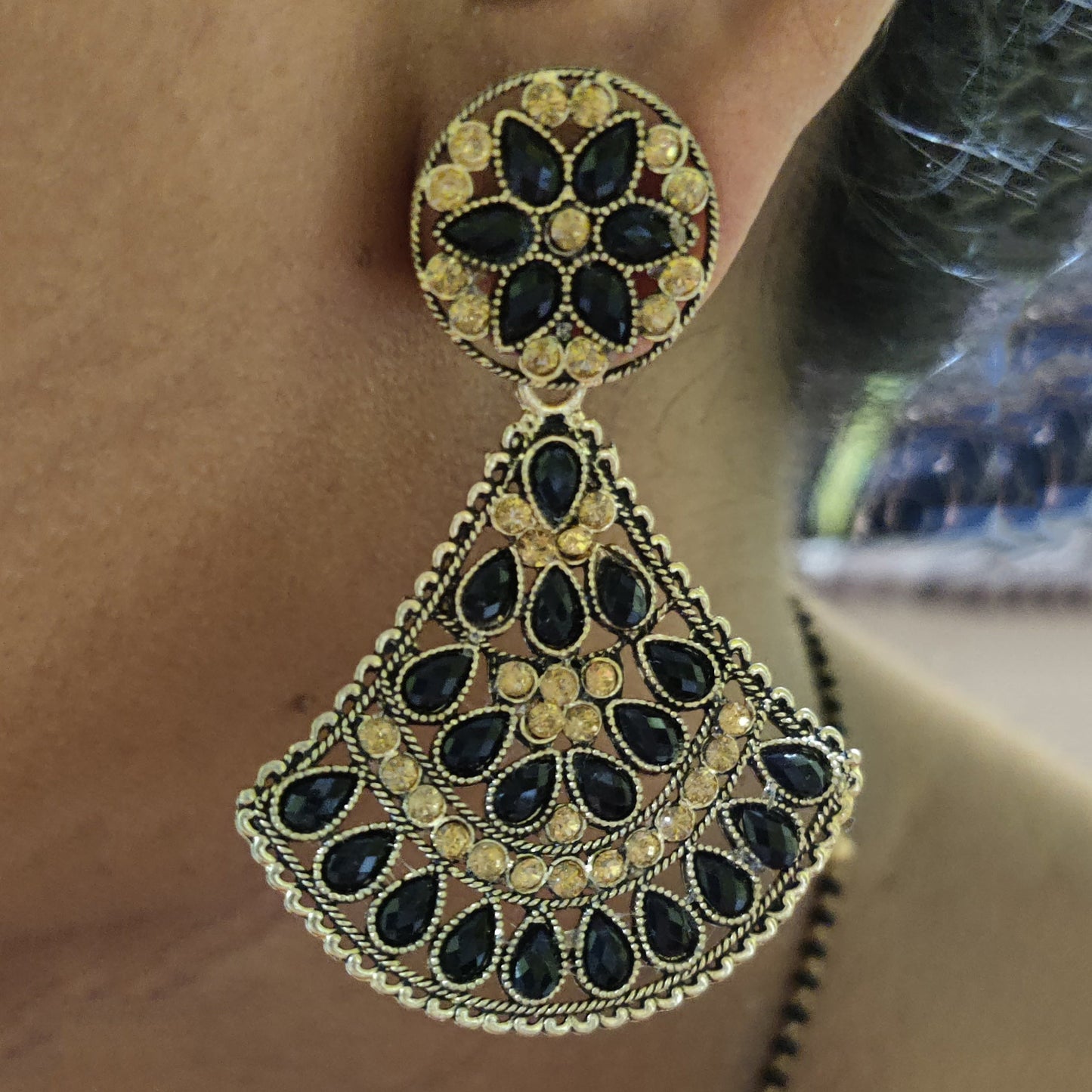 Vastradi Alloy Crystal Fan Stone Work Earring in Black Colour